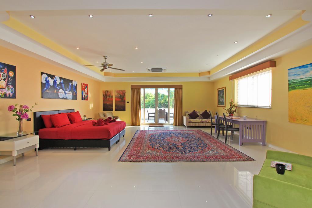 Sharrow Bay Villa Pattaya Exterior photo