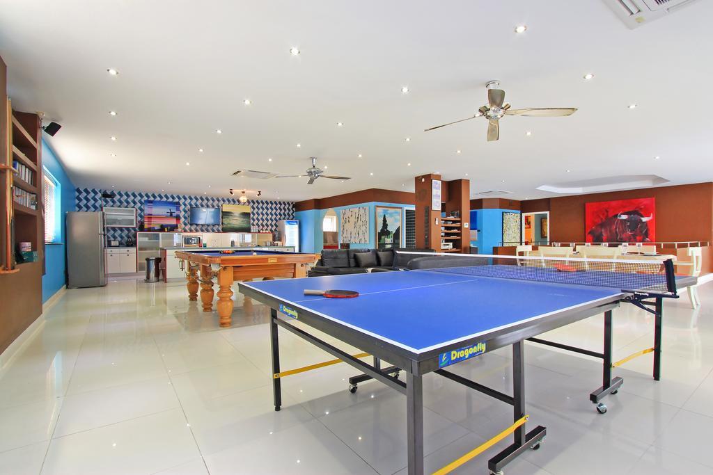 Sharrow Bay Villa Pattaya Exterior photo